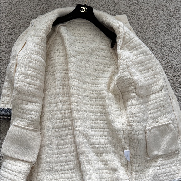 Women's Cream and Black Knit Jacket - Picture 7 of 12